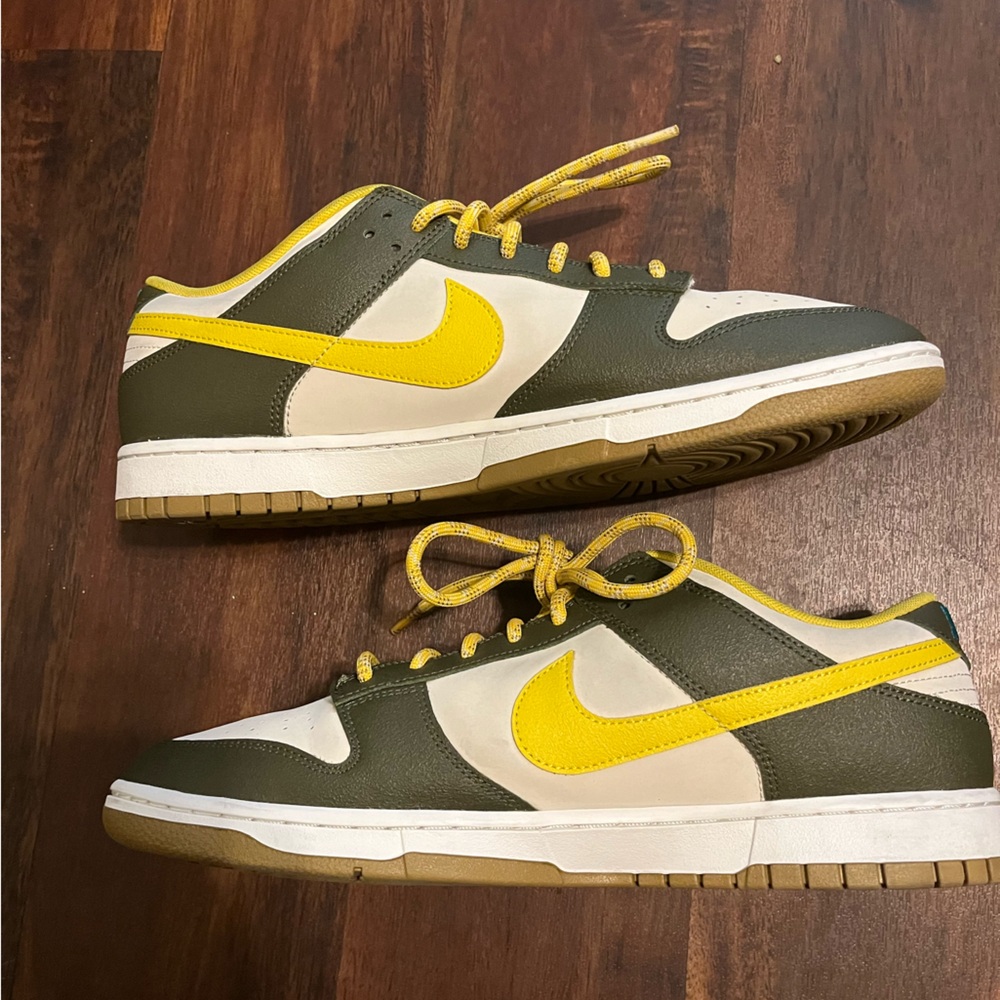 Nike Dunk Low in Olive Green and Yellow - Picture 2 of 6